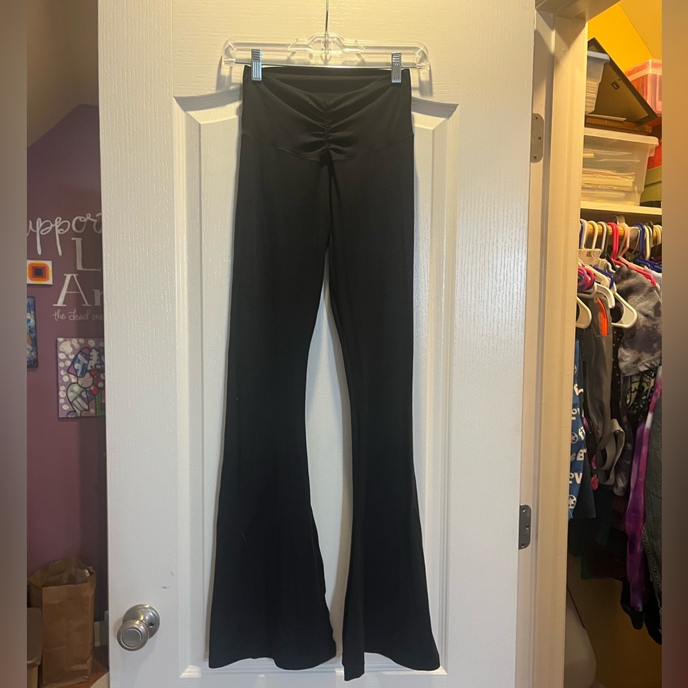Aerie offline front scrunch high waisted flared leggings, black, women’s medium